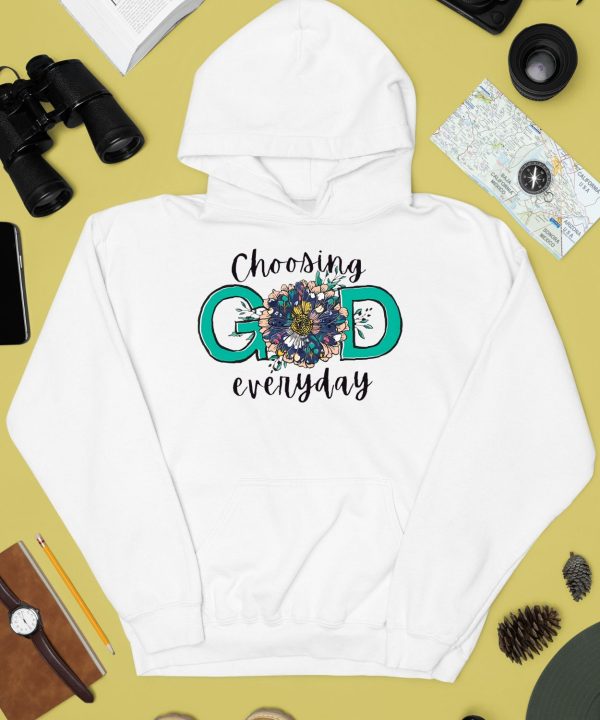 Choosing God Everyday Round Shirt2