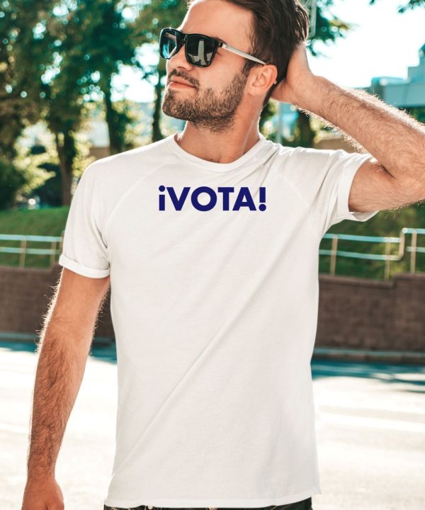 Mariateresa Wearing Ivota Shirt5