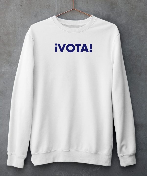 Mariateresa Wearing Ivota Shirt6